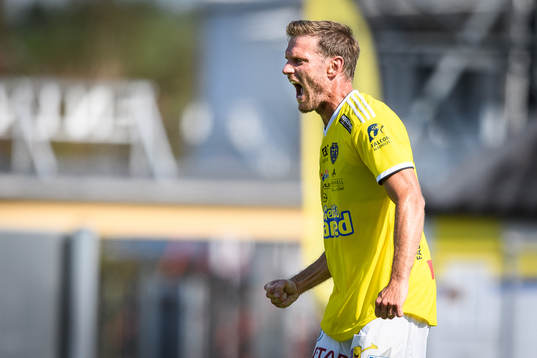 Falkenbergs Karl Söderström jublar