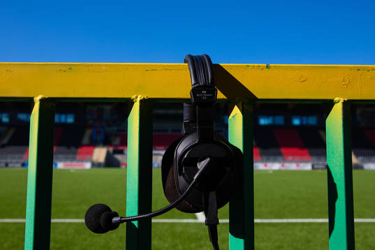 Ett headset på en grind på Grimsta IP