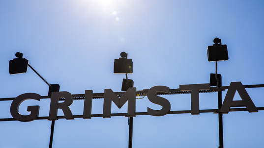 En skylt vid entrén till Grimsta IP