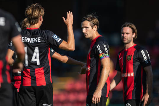 Brommapojkarnas Jesper Arvidsson jublar