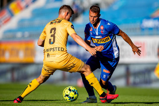 Alfons Sampsted of Bodø/Glimt and Kristoffer Normann