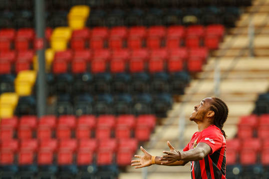 Östersunds Francis Jon-Baptiste jublar