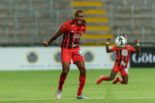 Östersunds Francis Jon-Baptiste jublar