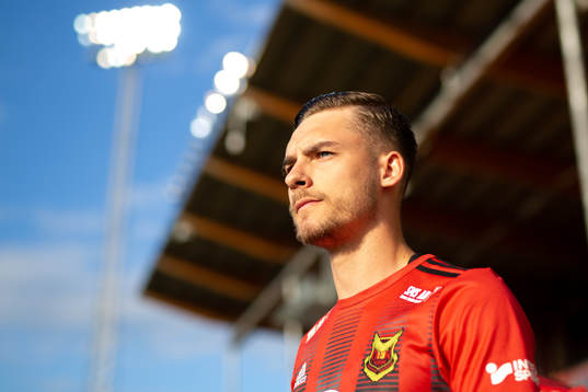 Östersunds Felix Hörberg införr fotbollsmatchen i