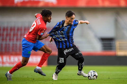 Helsingborgs Joseph Ceesay och Sirius Yukiya Sugita