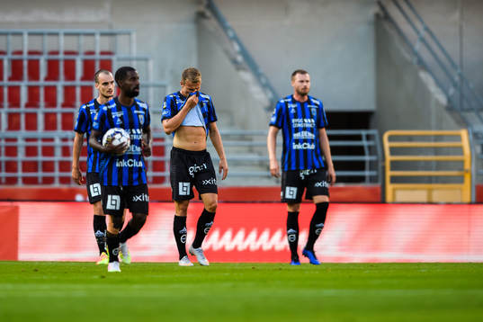 Sirius Elias Andersson deppar med lagkamrater