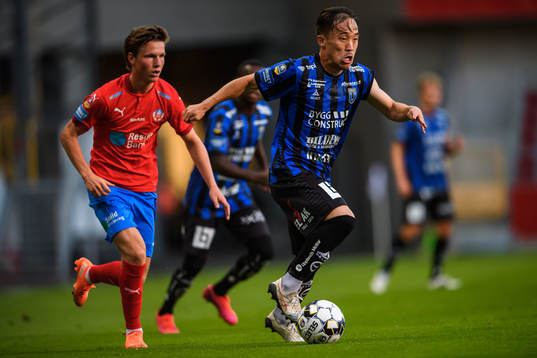 Helsingborgs Max Svensson och Sirius Yukiya Sugita