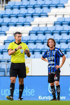 Domare Bojan Pandzic och Sirius Axel Björnström som