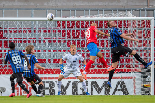 Sirius målvakt Lukas Jonsson
