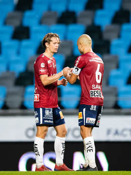 Örgrytes Anton Lans och Hannes Sahlin jublar