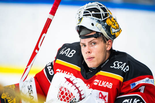 Luleås målvakt Jesper Wallstedt deppar