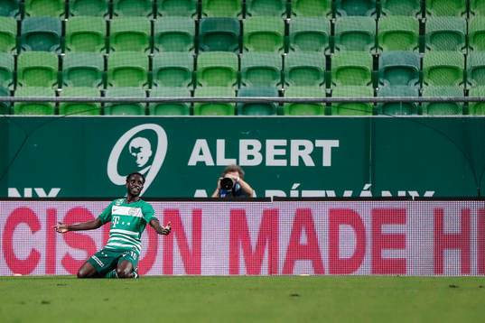 Tokmac Chol Nguen of Ferencvaros celebrates