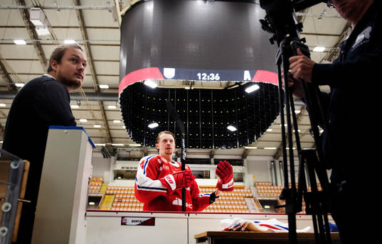 Timrås Jonathan Dahlen spelar in film