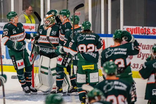 Kristianstads målvakt Mattias Pettersson jublar