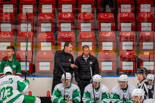 Rögles tränare Cam Abbott och assisterande tränare Jan