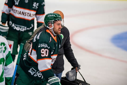 Kristianstads Rikard Olsén lämnar isen