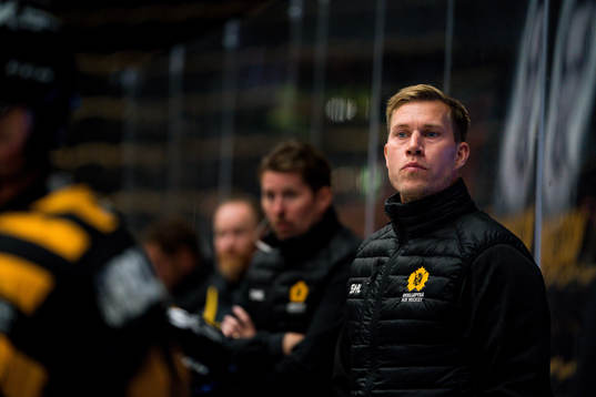 Skellefteås assisterande Andreas Falk