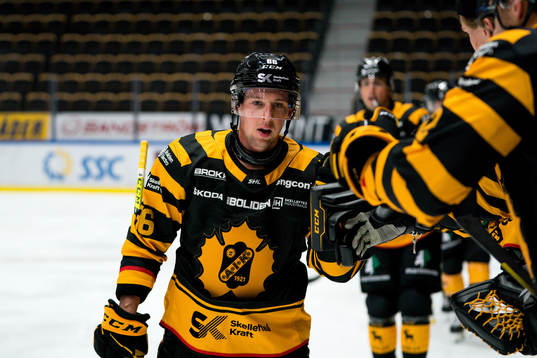 Skellefteås Tyler Morley jublar
