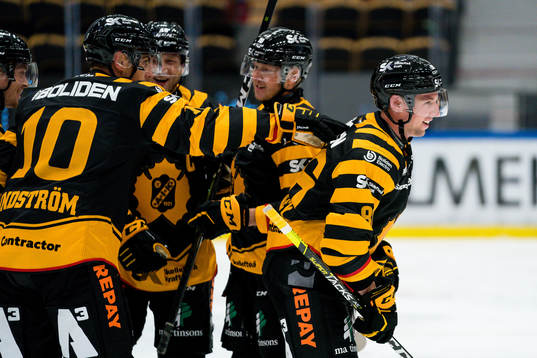 Skellefteås Tyler Morley jublar