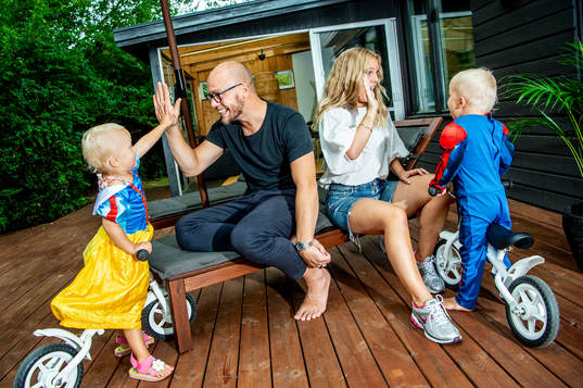 Hemma i villan hos Malmö Redhawks målvakt Oscar Alsenfelt