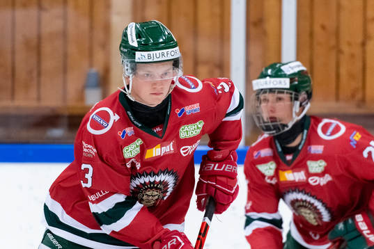 Frölundas Theodor Niederbach innan träningsmatchen i