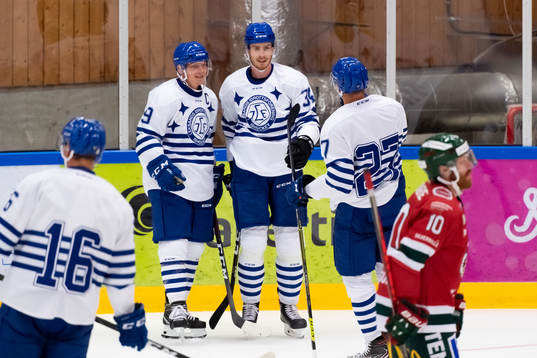 Leksands Patrik Zackrisson och Peter Cehlarik jublar