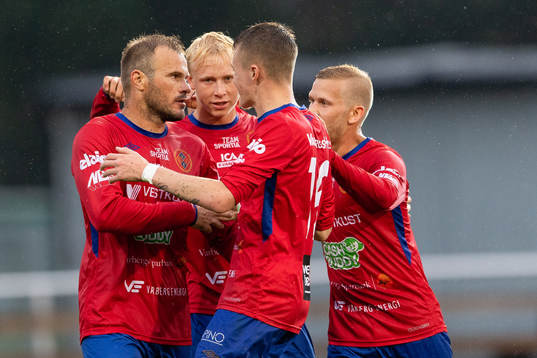Varbergs GIFs Stanko Ostojic jublar