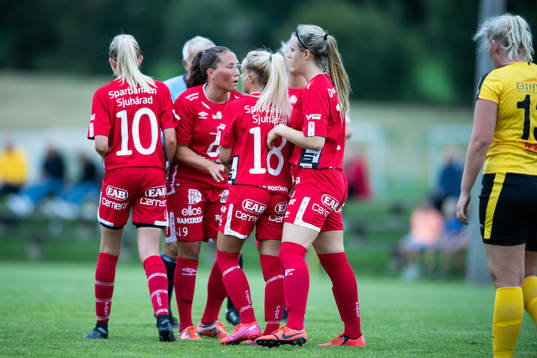 Bläddra bland fler bilder av Fotboll, Division 4 dam, Hyssna - Elfsborg