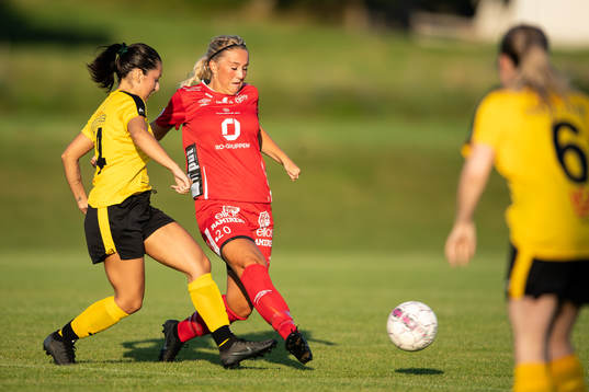 Elfsborgs Ebba Johansson och Hyssnas Andrea Morales Garate