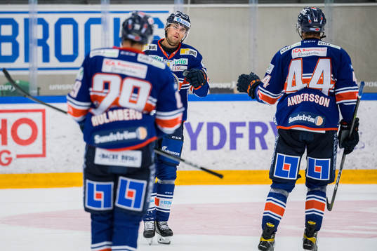 Växjös Emil Pettersson jublar