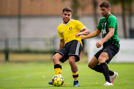 Malmö Citys Bilal Fattah och Högaborgs Mathias Almeida