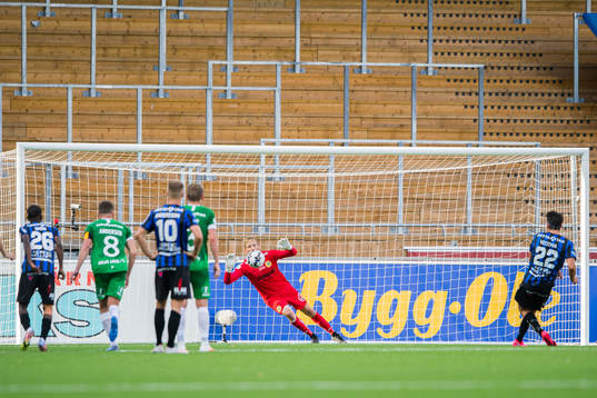Sirius Stefano Vecchia gör 2-1 på straff