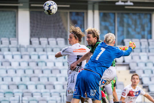 Örgrytes Anton Lans i nickduell med GAIS August Wängberg