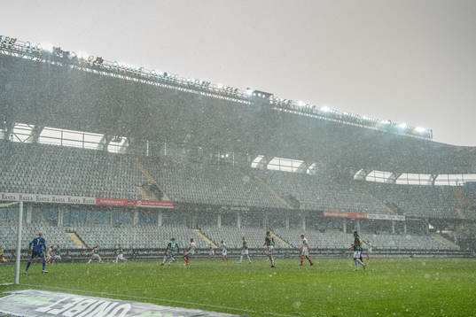 Regn på Gamla Ullevi