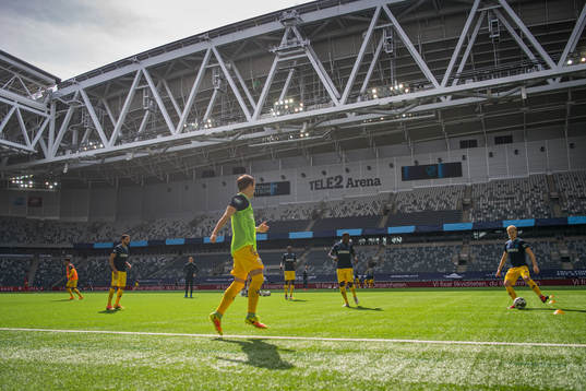 IFK Göteborgs spelare värmer upp på Tele2 Arena