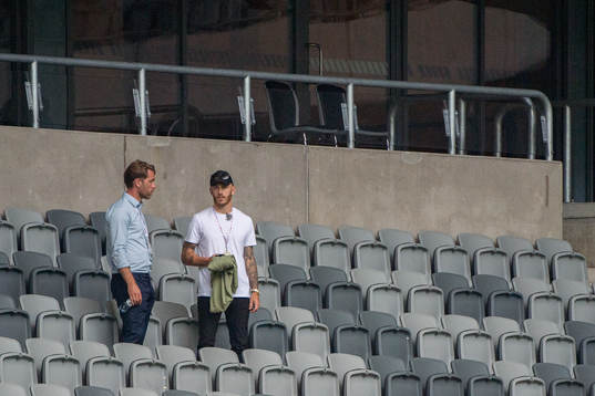 Djurgårdens Magnus Eriksson på läktaren