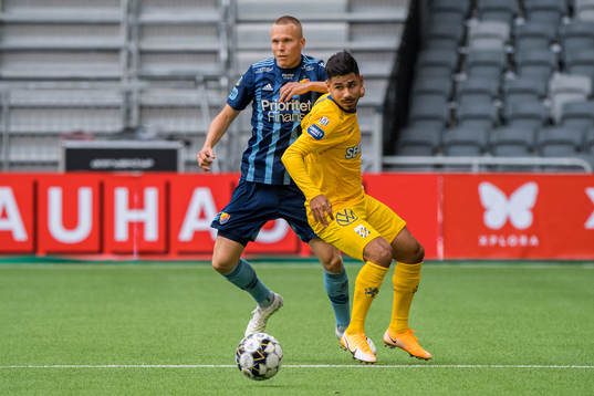 Djurgårdens Jonathan Augustinsson och IFK Göteborgs Hosam