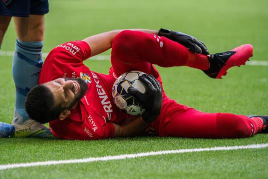 IFK Göteborgs målvakt Ioannis Anestis har ont