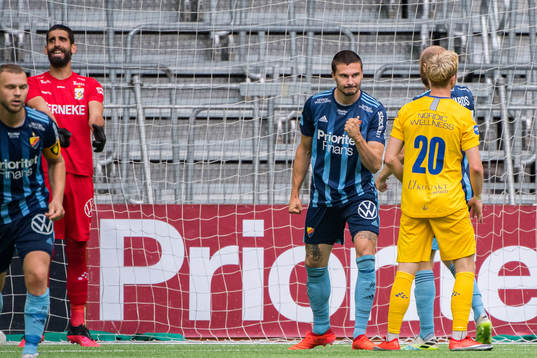 Djurgårdens Erik Berg jublar