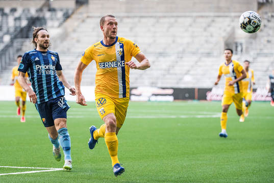 Djurgårdens Kevin Walker och IFK Göteborgs Jakob Johansson