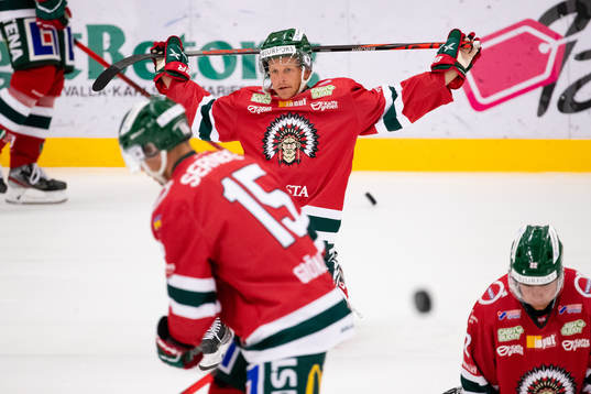 Frölundas Max Friberg på värmningen innan