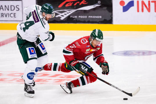 Färjestads Jonathon Blum och Frölundas Linus Nässén