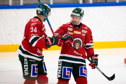 Frölundas Patrik Carlsson jublar med Theodor Lennström