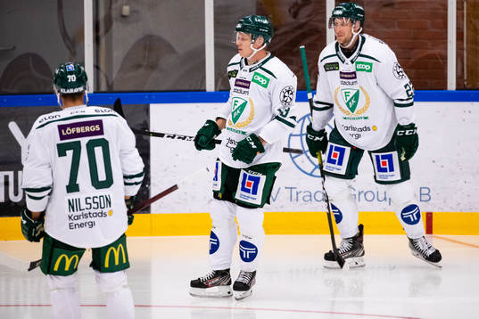 Färjestads Daniel Viksten  jublar med lagkamrater