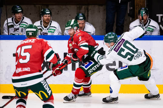 Frölundas Jan Mursak och Färjestads Sebastian Erixon