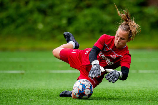 Goalkeeper Oda Marie Bogstad of Sandviken warms up