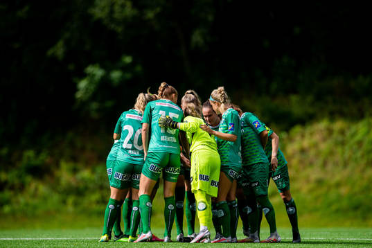 Anette Snørteland Jensen, Marthine Østenstad, goalkeeper