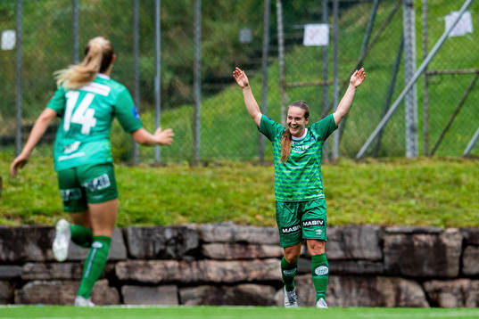 Hege Hansen of Klepp celebrates