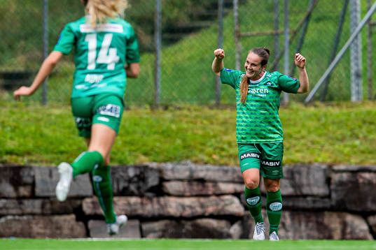 Hege Hansen of Klepp celebrates