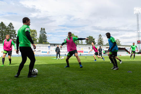 Spelare ur Västerås värmer upp